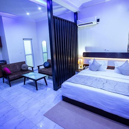 Apartment 79 Hotel & Suite Ікеджа Екстер'єр фото