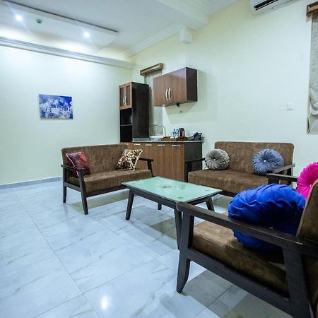 Apartment 79 Hotel & Suite Ікеджа Екстер'єр фото