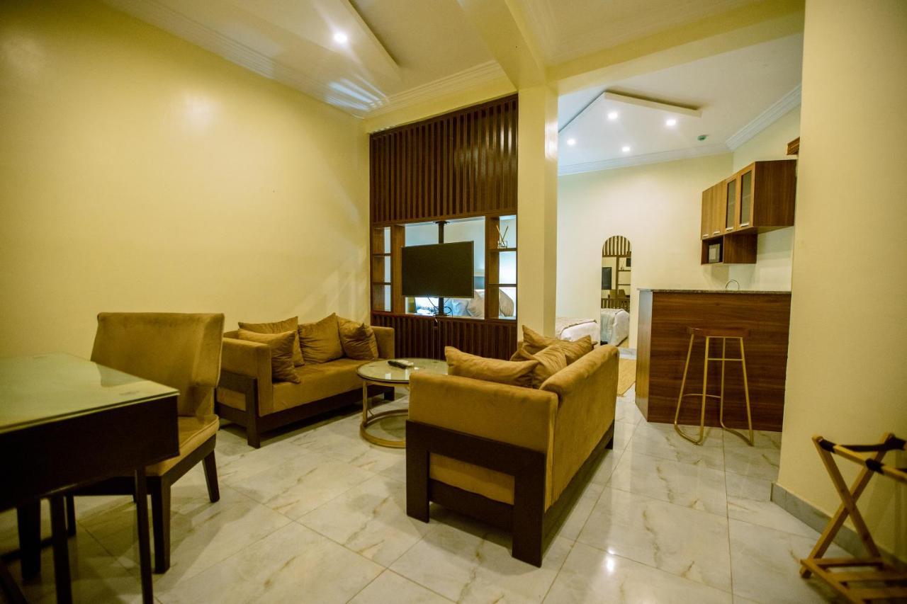 Apartment 79 Hotel & Suite Ікеджа Екстер'єр фото