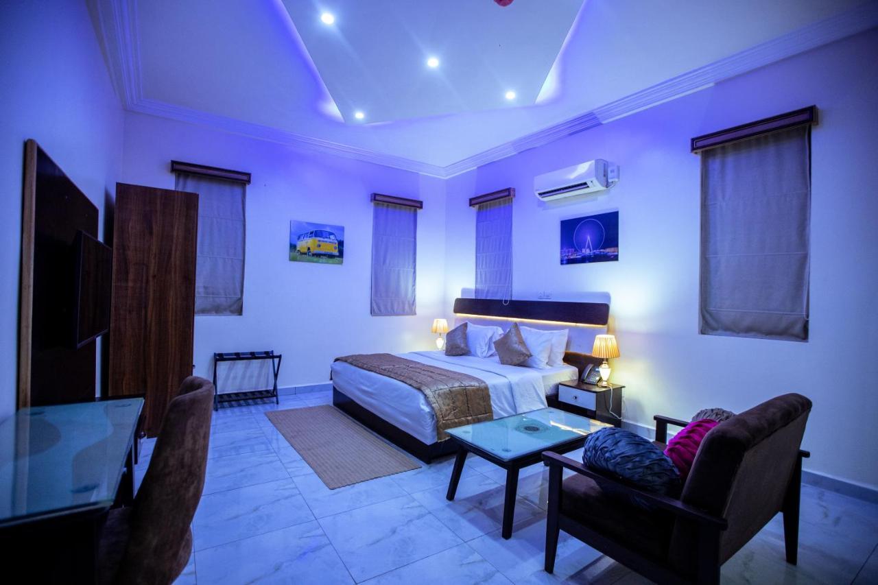 Apartment 79 Hotel & Suite Ікеджа Екстер'єр фото
