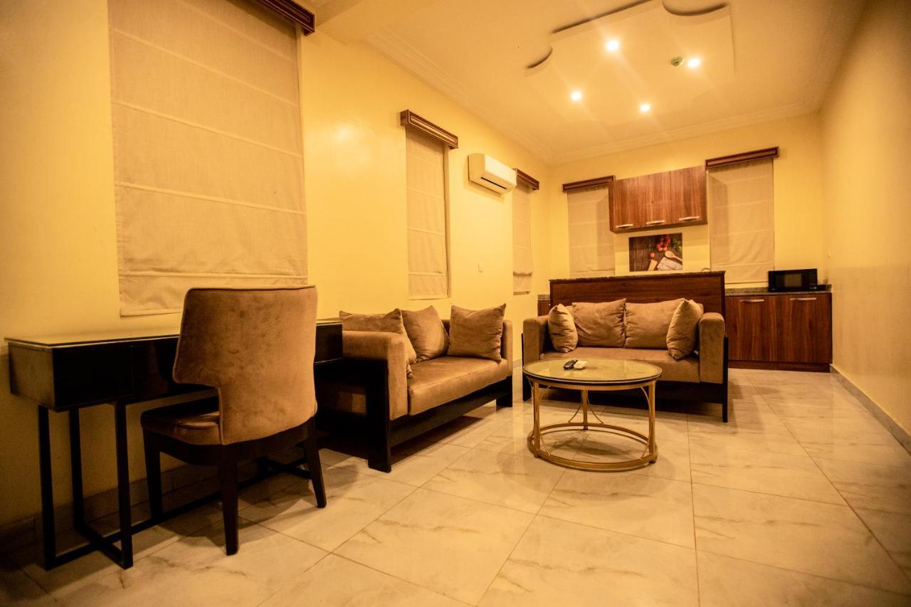 Apartment 79 Hotel & Suite Ікеджа Екстер'єр фото