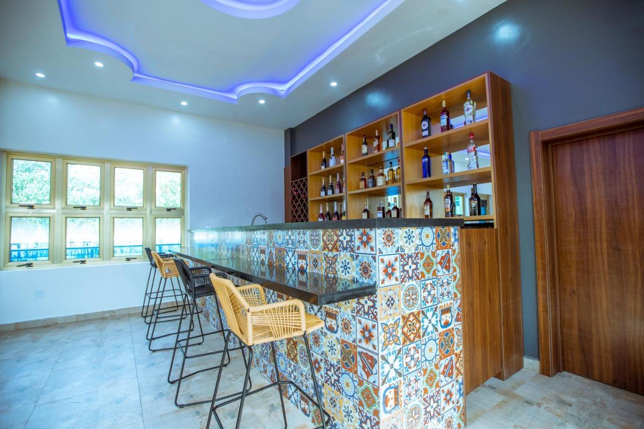 Apartment 79 Hotel & Suite Ікеджа Екстер'єр фото
