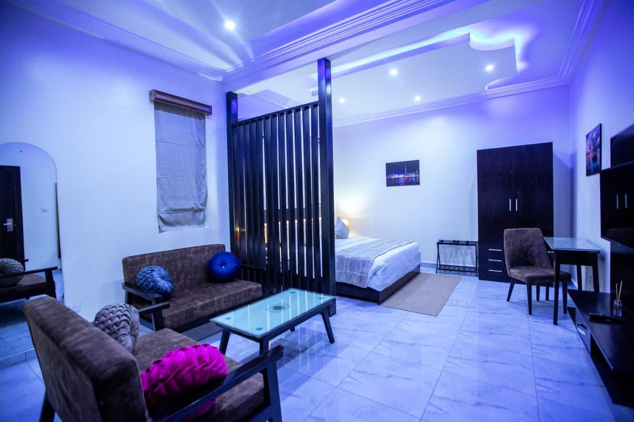 Apartment 79 Hotel & Suite Ікеджа Екстер'єр фото