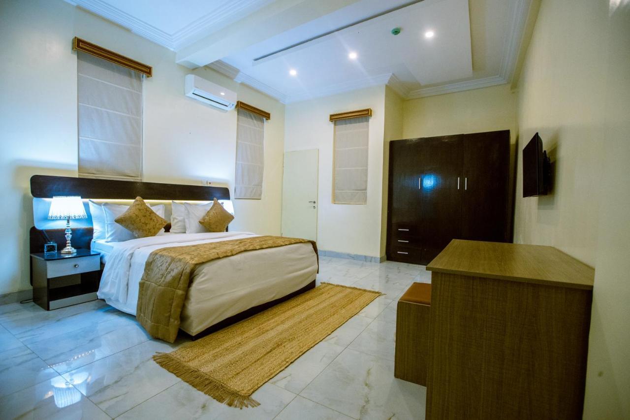 Apartment 79 Hotel & Suite Ікеджа Екстер'єр фото