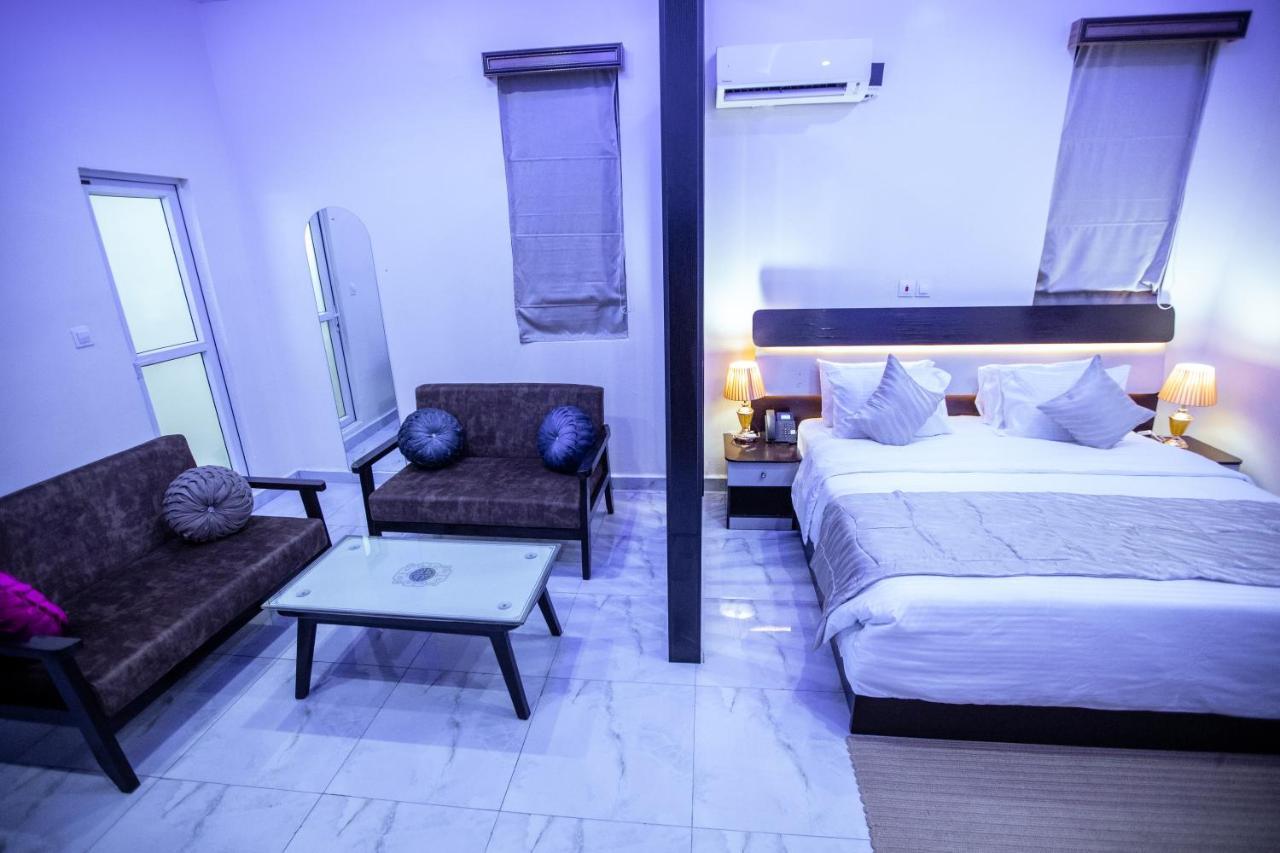 Apartment 79 Hotel & Suite Ікеджа Екстер'єр фото
