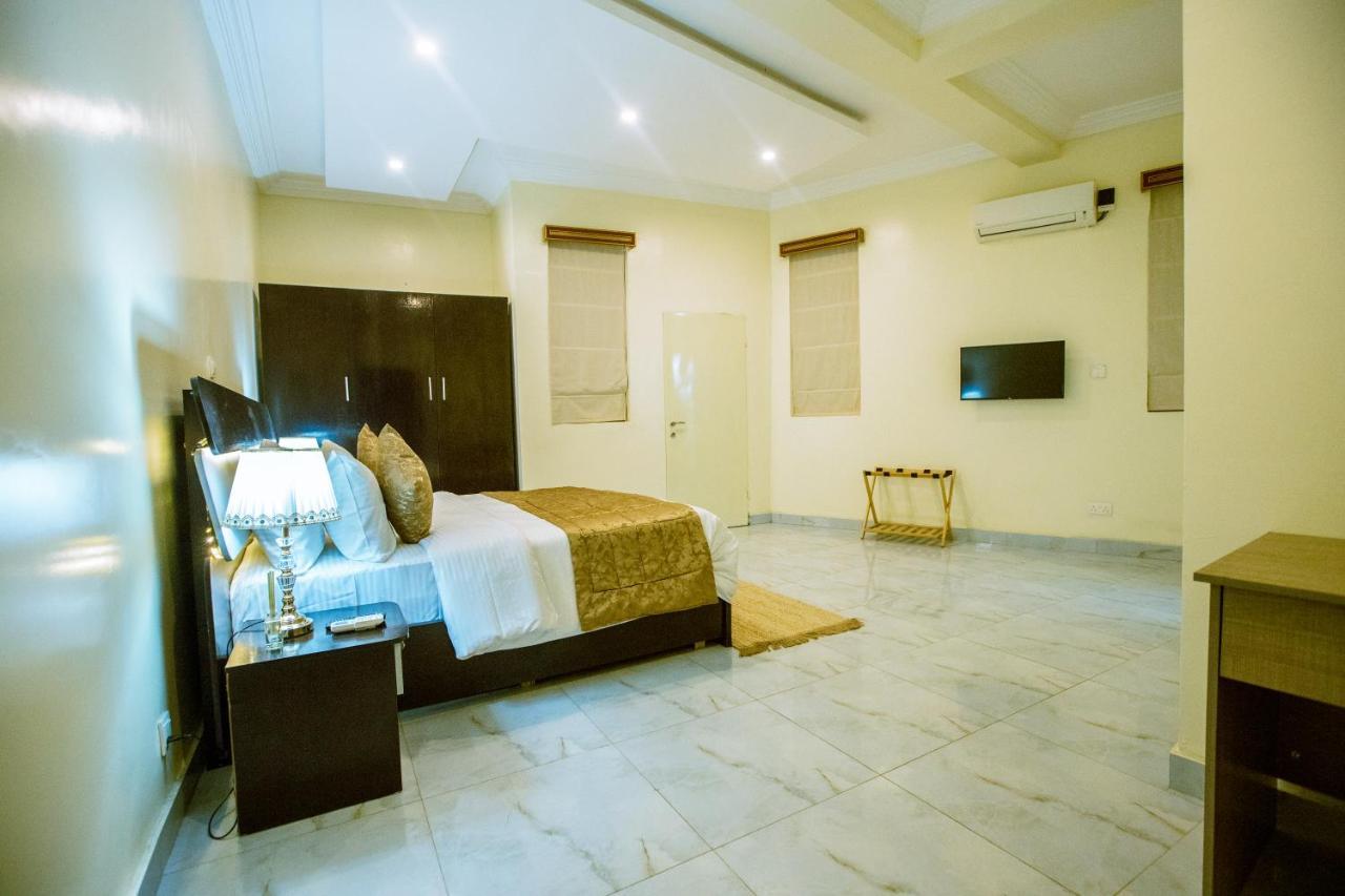 Apartment 79 Hotel & Suite Ікеджа Екстер'єр фото