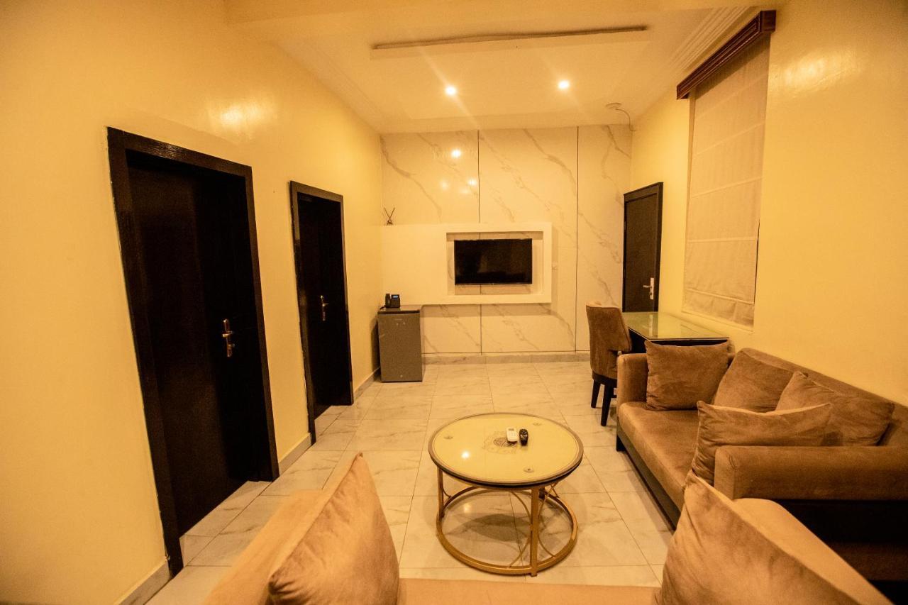 Apartment 79 Hotel & Suite Ікеджа Екстер'єр фото