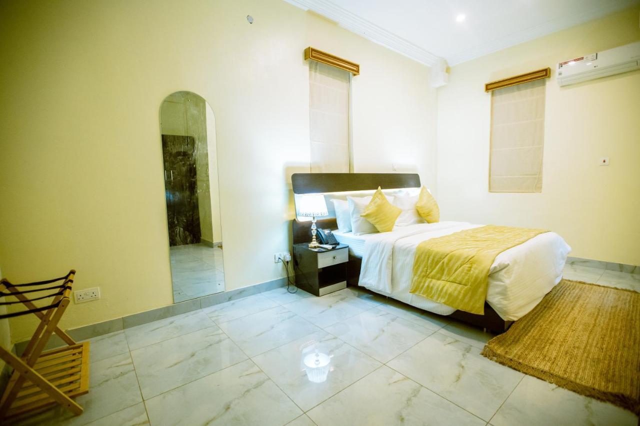 Apartment 79 Hotel & Suite Ікеджа Екстер'єр фото