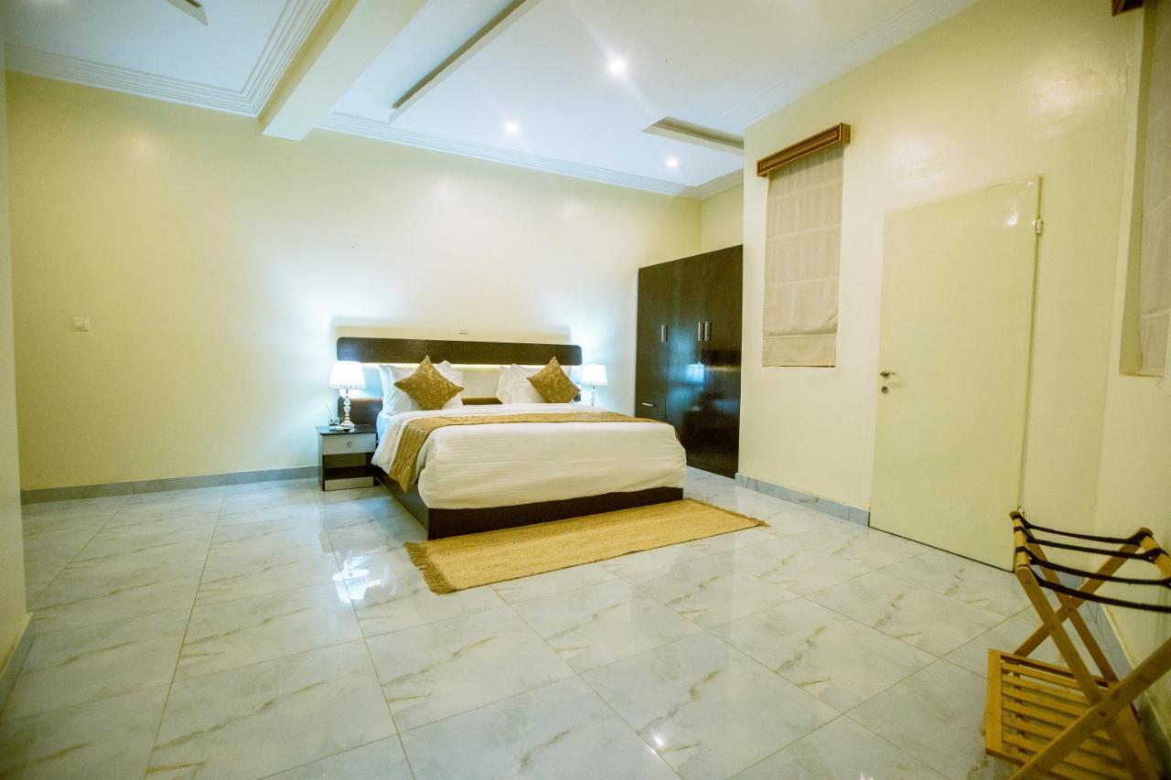 Apartment 79 Hotel & Suite Ікеджа Екстер'єр фото