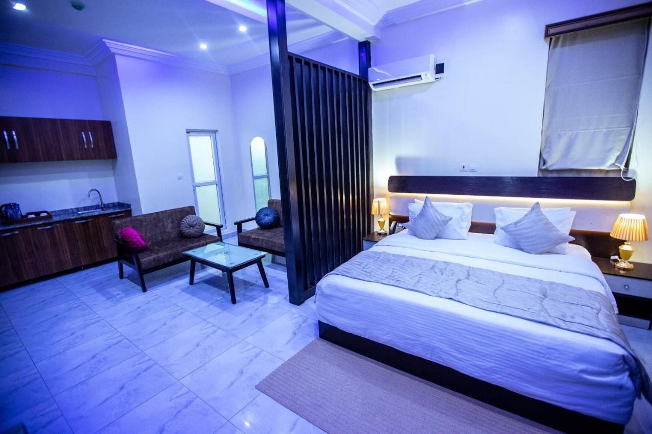 Apartment 79 Hotel & Suite Ікеджа Екстер'єр фото