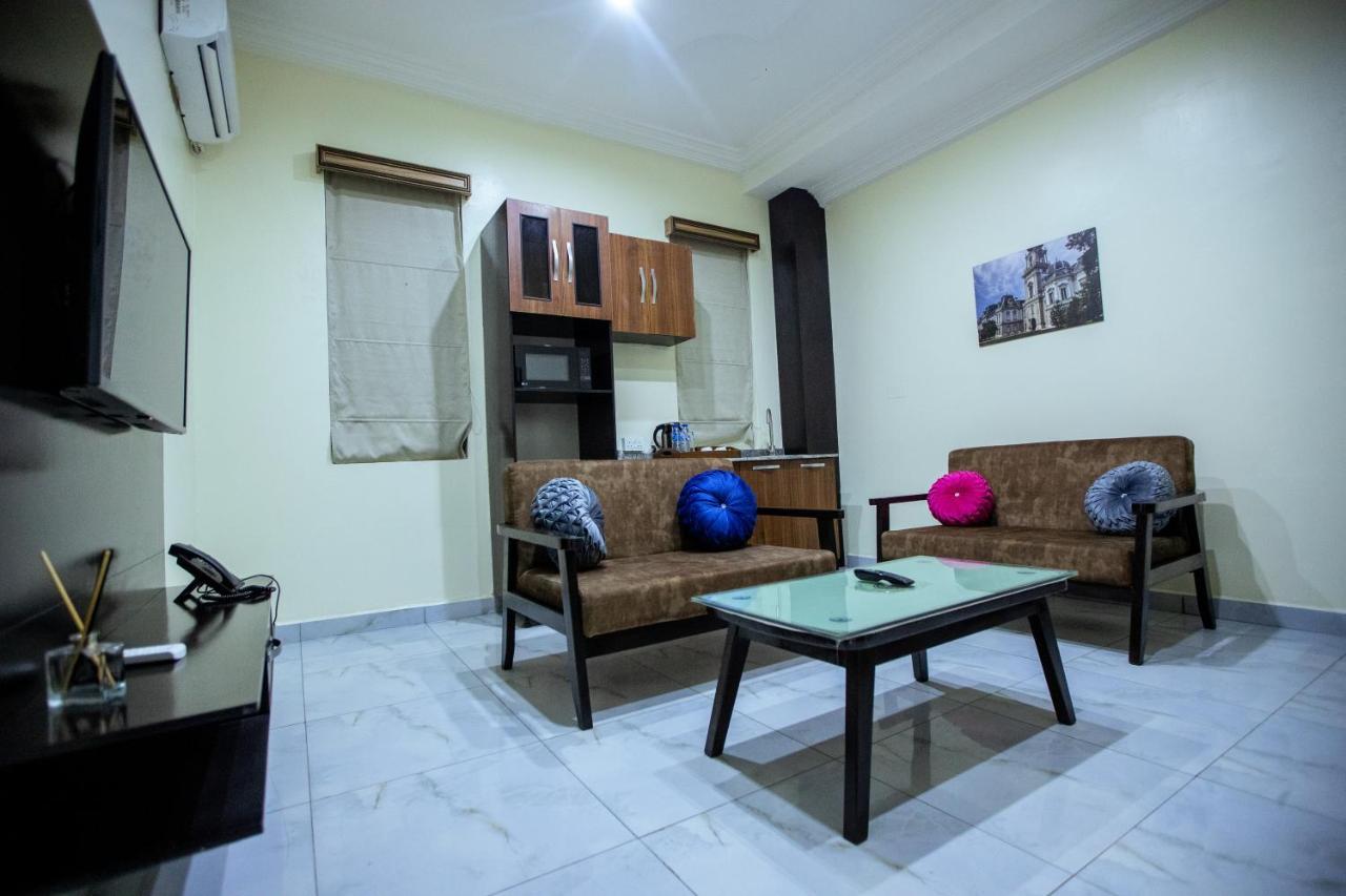 Apartment 79 Hotel & Suite Ікеджа Екстер'єр фото