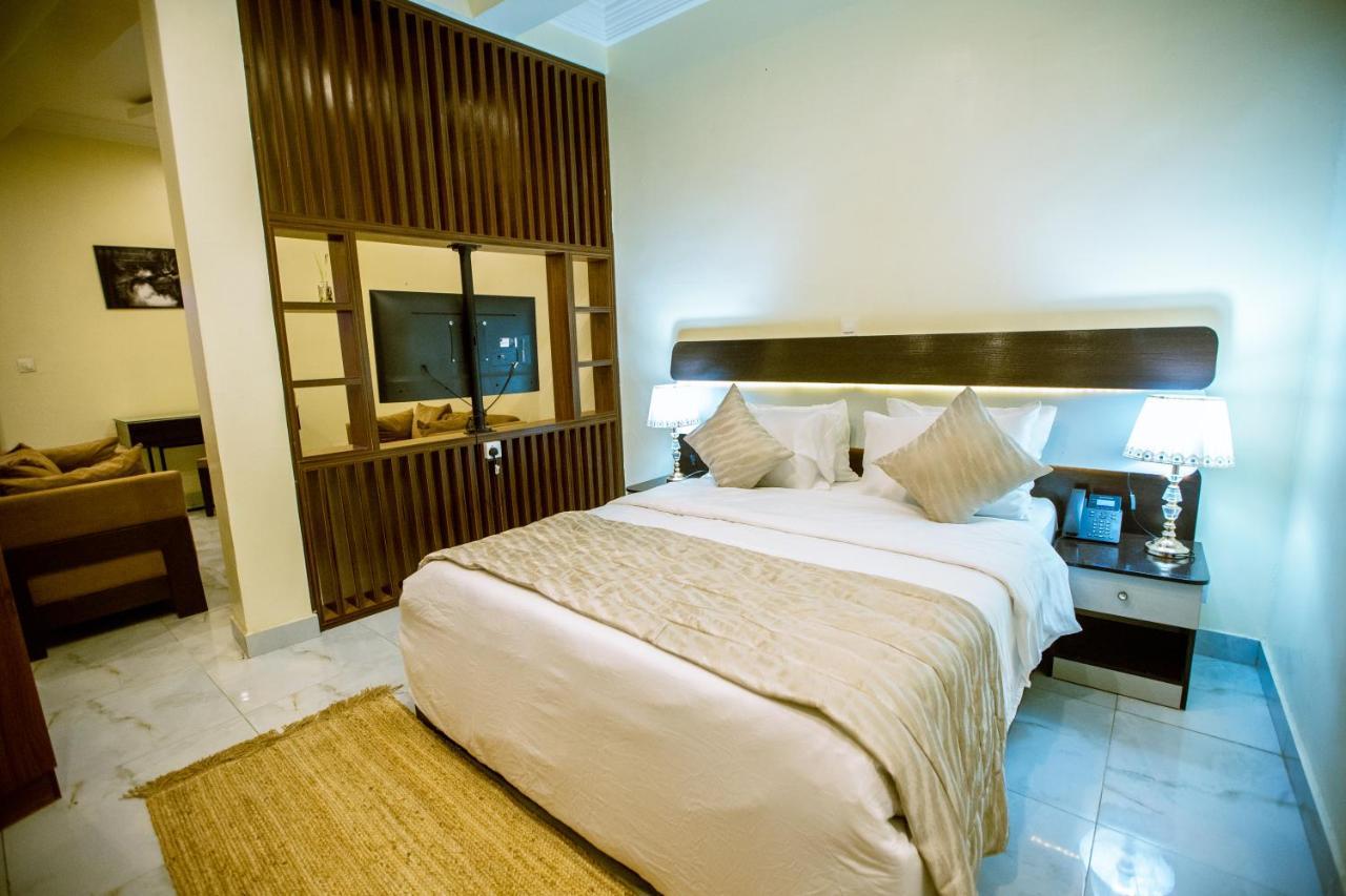 Apartment 79 Hotel & Suite Ікеджа Екстер'єр фото