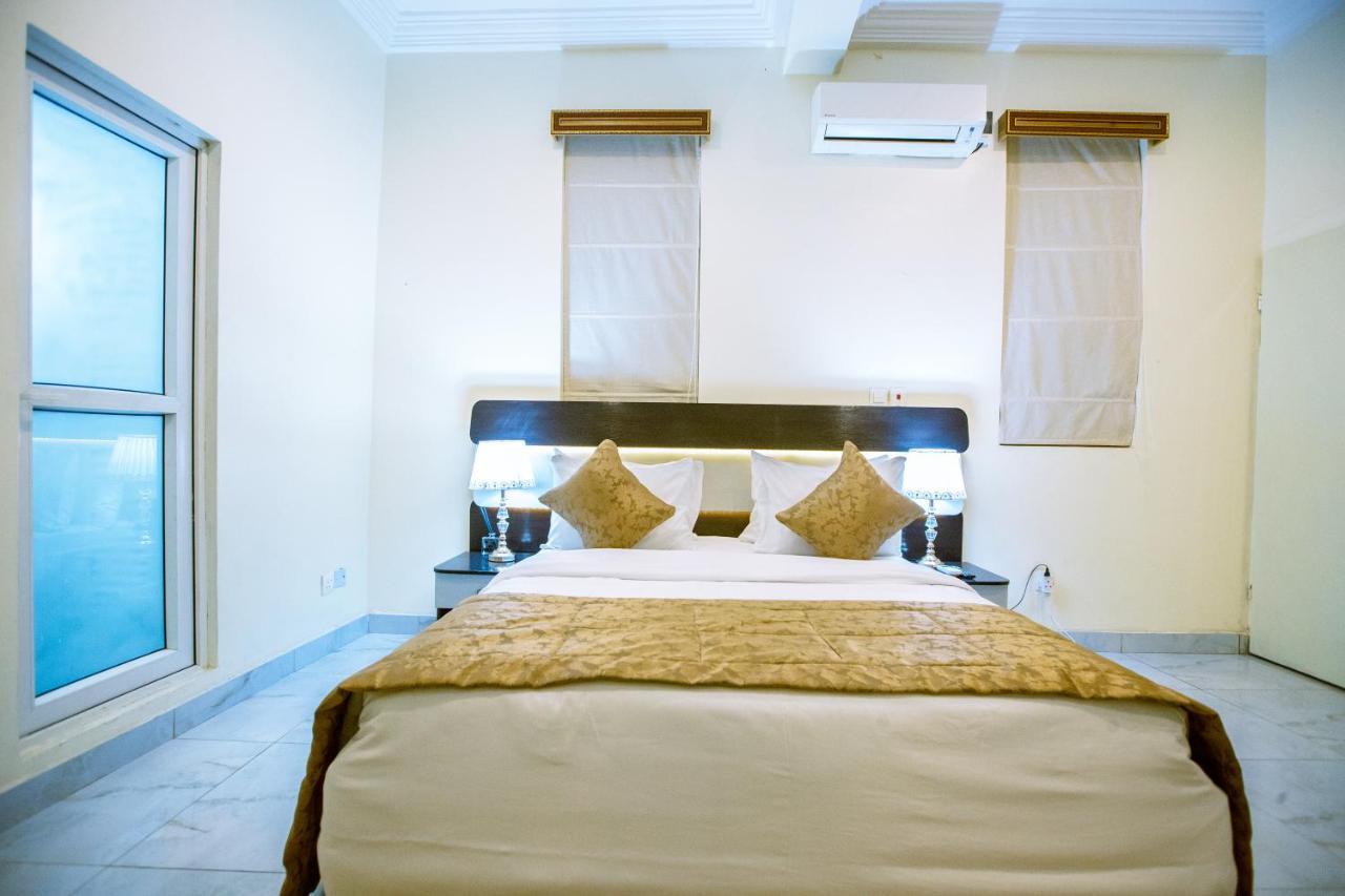 Apartment 79 Hotel & Suite Ікеджа Екстер'єр фото