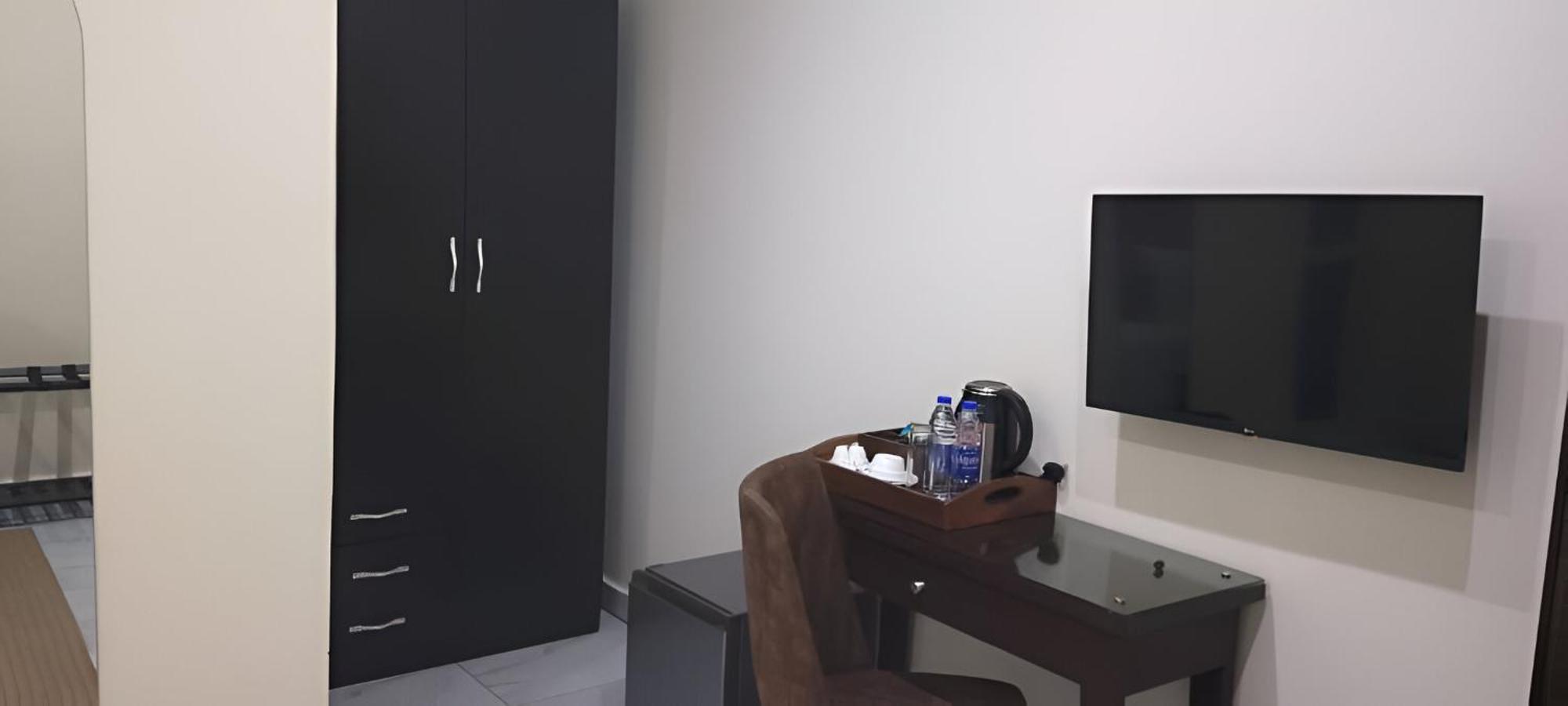 Apartment 79 Hotel & Suite Ікеджа Екстер'єр фото